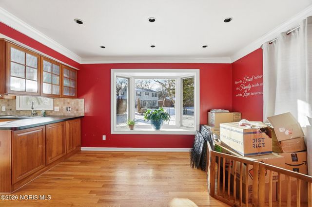 911 Shearwood Drive, Perrysburg, OH 43551