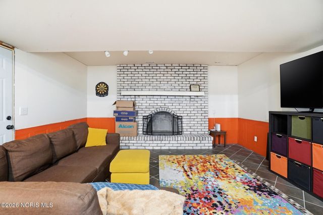 911 Shearwood Drive, Perrysburg, OH 43551