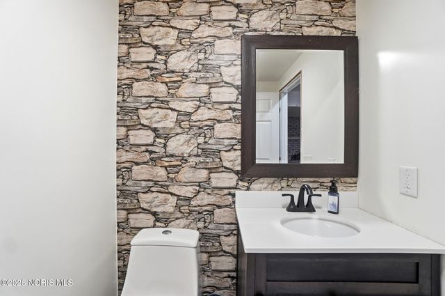 911 Shearwood Drive, Perrysburg, OH 43551