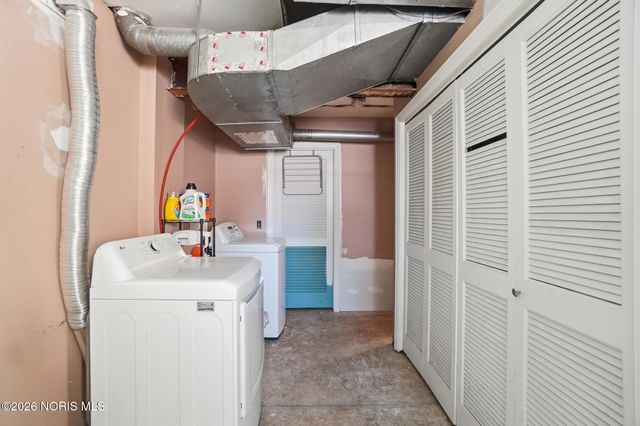 911 Shearwood Drive, Perrysburg, OH 43551