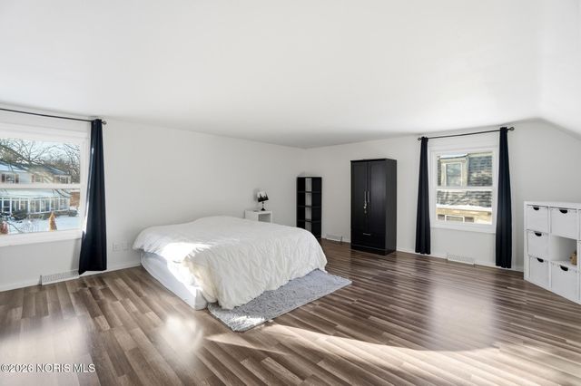 911 Shearwood Drive, Perrysburg, OH 43551