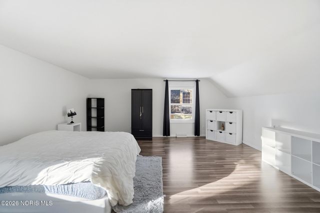 911 Shearwood Drive, Perrysburg, OH 43551