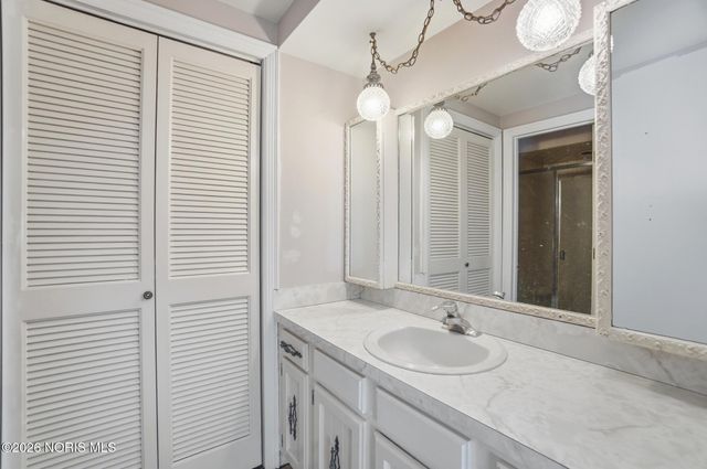 911 Shearwood Drive, Perrysburg, OH 43551