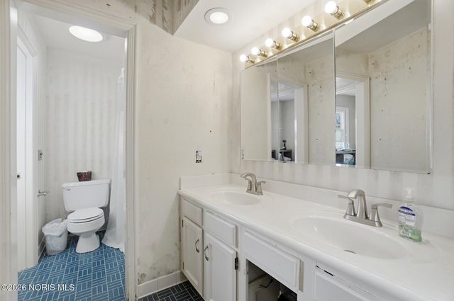 911 Shearwood Drive, Perrysburg, OH 43551