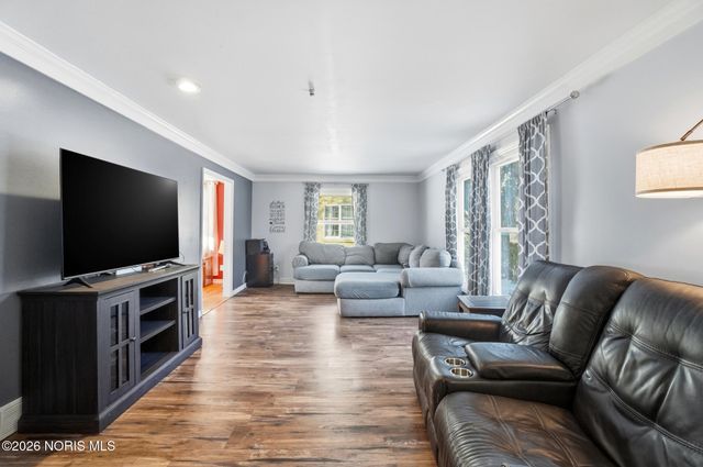 911 Shearwood Drive, Perrysburg, OH 43551