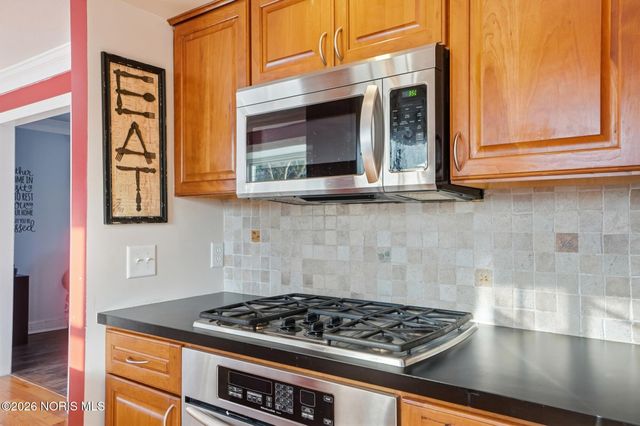 911 Shearwood Drive, Perrysburg, OH 43551