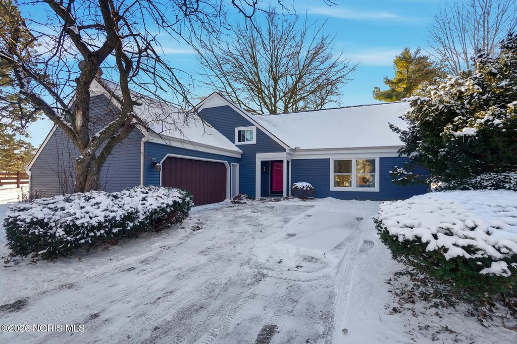 911 Shearwood Drive, Perrysburg, OH 43551