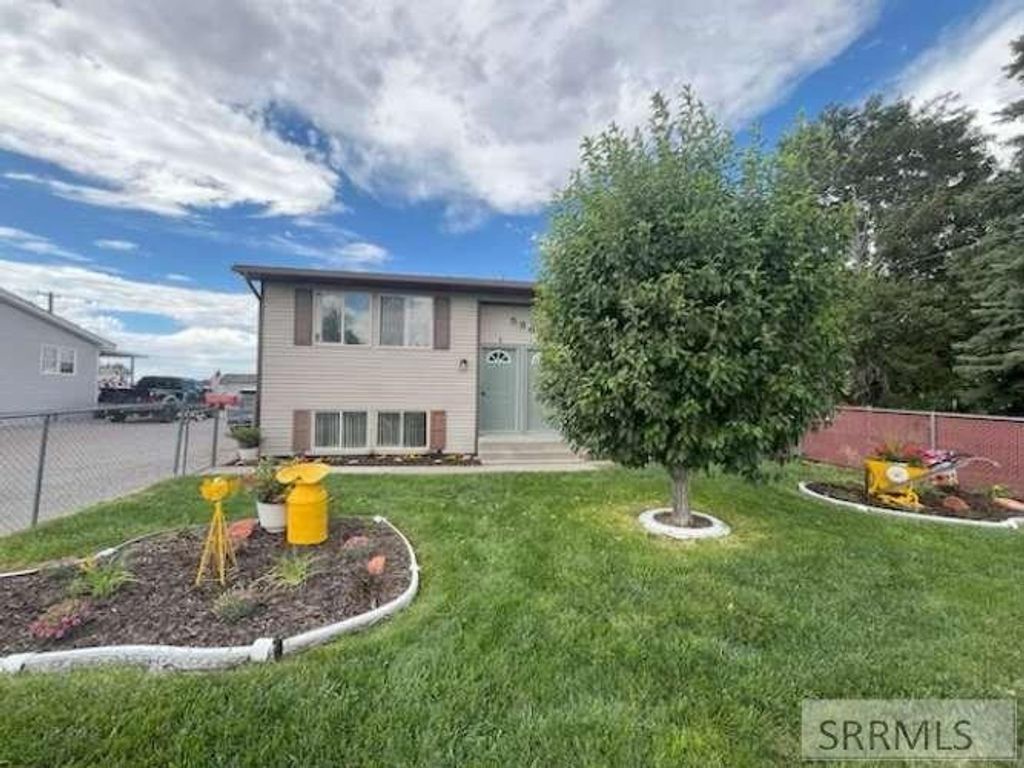 Image 2 of property listing at 586 Boyd, Chubbuck, ID 83202