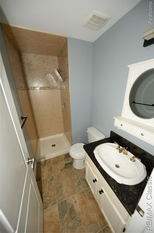 15450 Ashley Court, Macomb, MI 48044