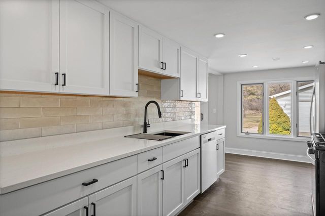 132 Fontana AVENUE, Fontana, WI 53125