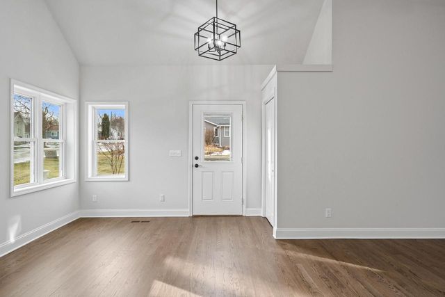 132 Fontana AVENUE, Fontana, WI 53125