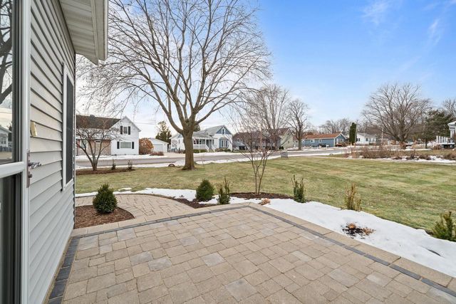 132 Fontana AVENUE, Fontana, WI 53125