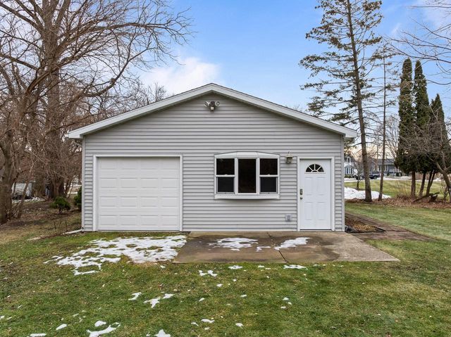 132 Fontana AVENUE, Fontana, WI 53125