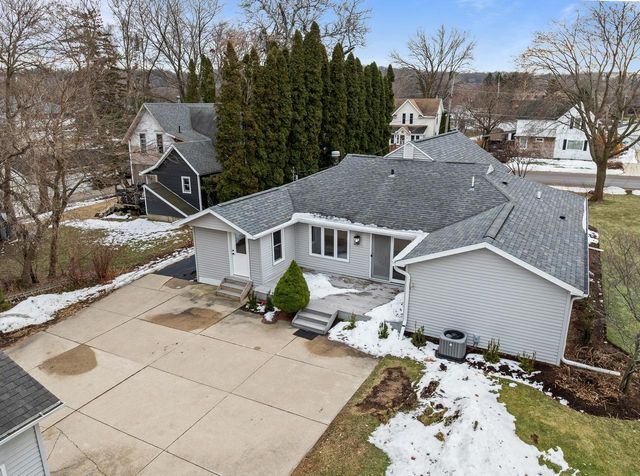 132 Fontana AVENUE, Fontana, WI 53125