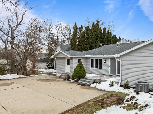 132 Fontana AVENUE, Fontana, WI 53125