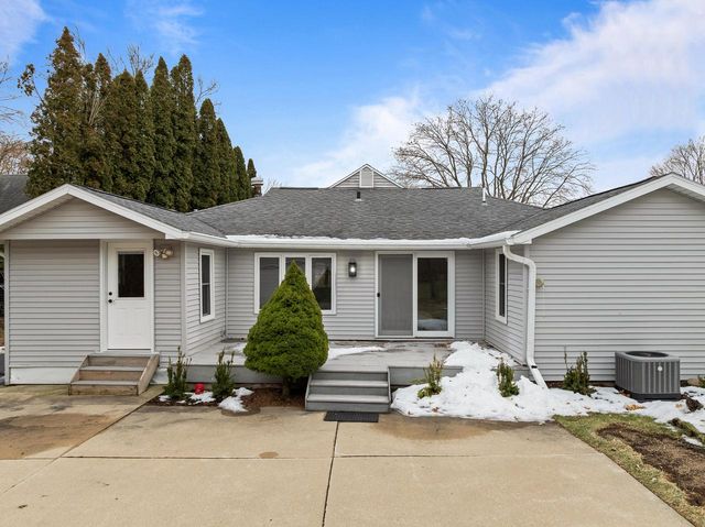 132 Fontana AVENUE, Fontana, WI 53125