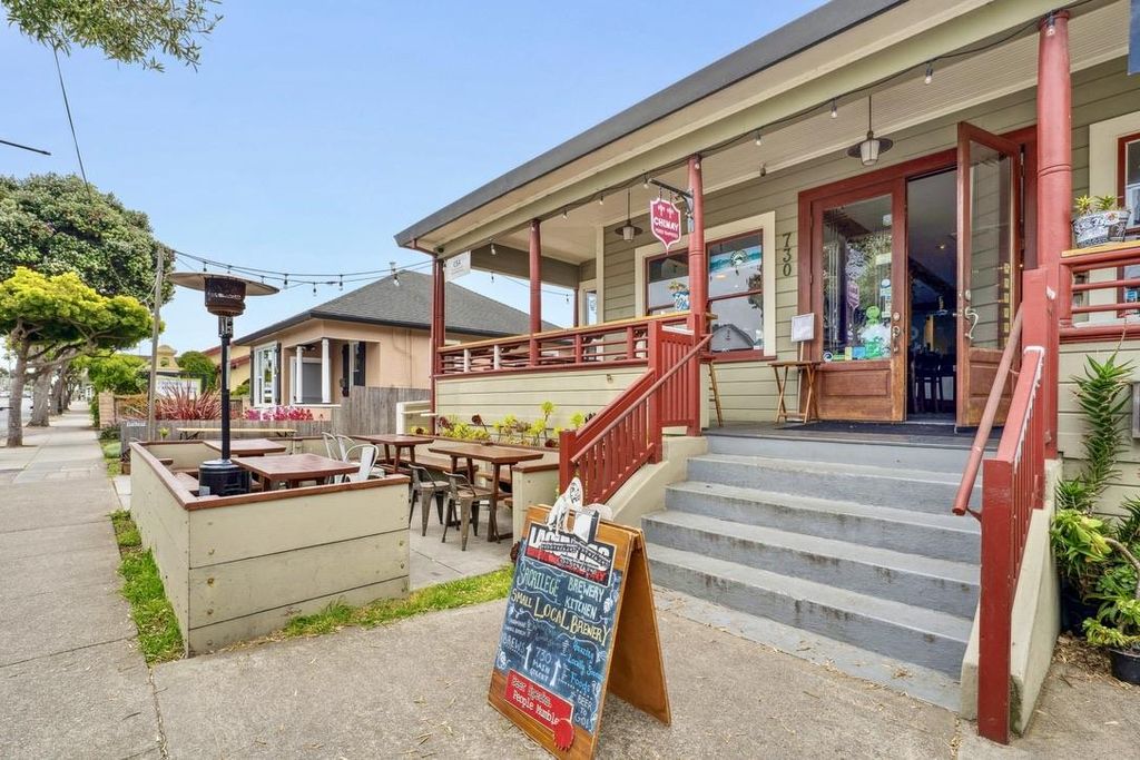 730 Main Street, Half Moon Bay, CA 94019