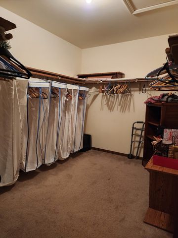 9249 Cliffside Lane, Orland Park, IL 60462