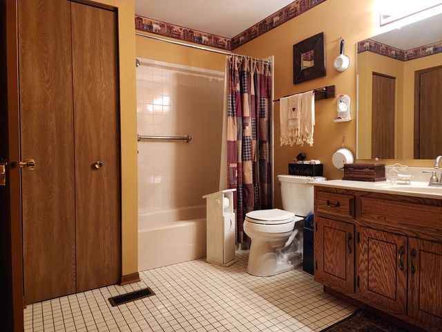 9249 Cliffside Lane, Orland Park, IL 60462