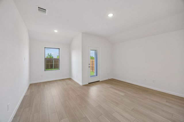 831 Hillcrest Bouvelard, Princeton, TX 75407