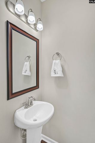 135 Bonhill Dr, Cayce, SC 29033