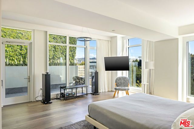 9000 W 3rd Street 208, Los Angeles, CA 90048