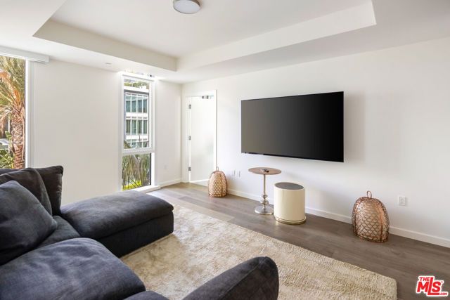 9000 W 3rd Street 208, Los Angeles, CA 90048