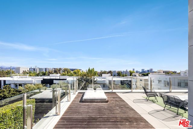 9000 W 3rd Street 208, Los Angeles, CA 90048