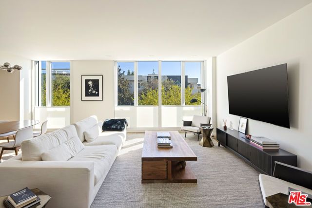 9000 W 3rd Street 208, Los Angeles, CA 90048