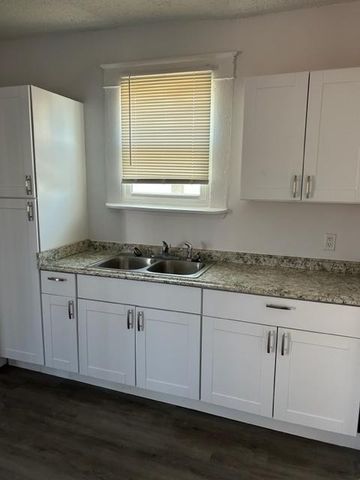 1102 Edith Boulevard SE Unit 1, Albuquerque, NM 87102