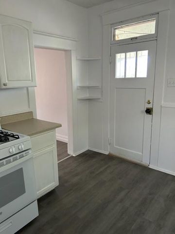 1102 Edith Boulevard SE Unit 1, Albuquerque, NM 87102