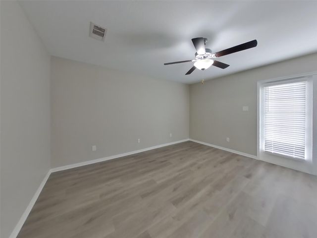 308 Summer Horse Drive, La Marque, TX 77568