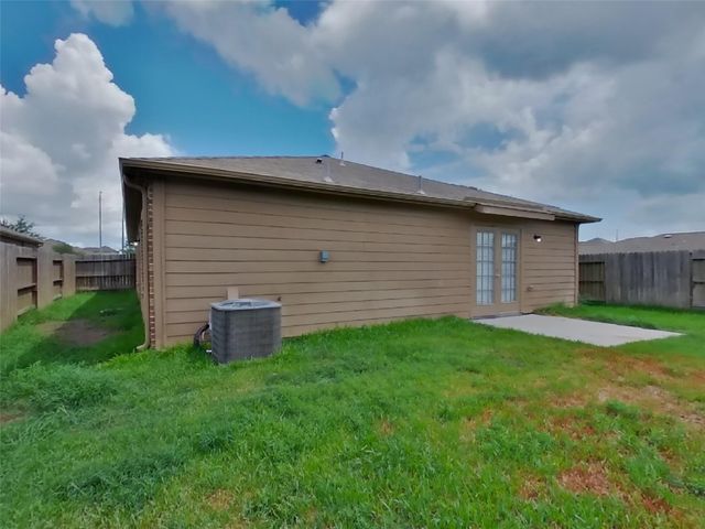 308 Summer Horse Drive, La Marque, TX 77568
