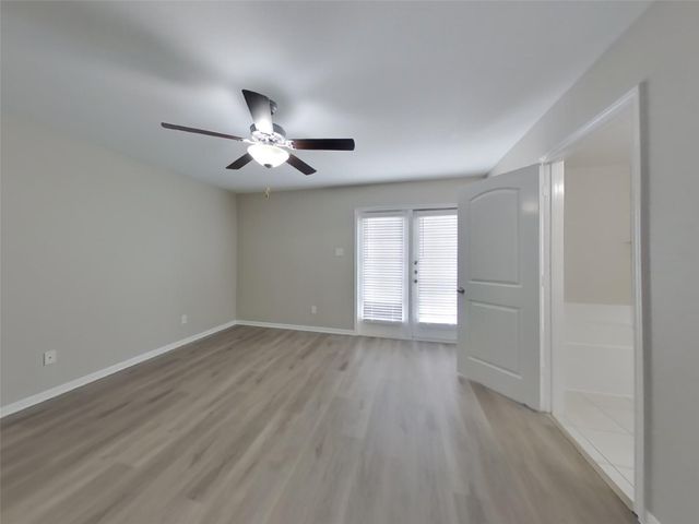 308 Summer Horse Drive, La Marque, TX 77568