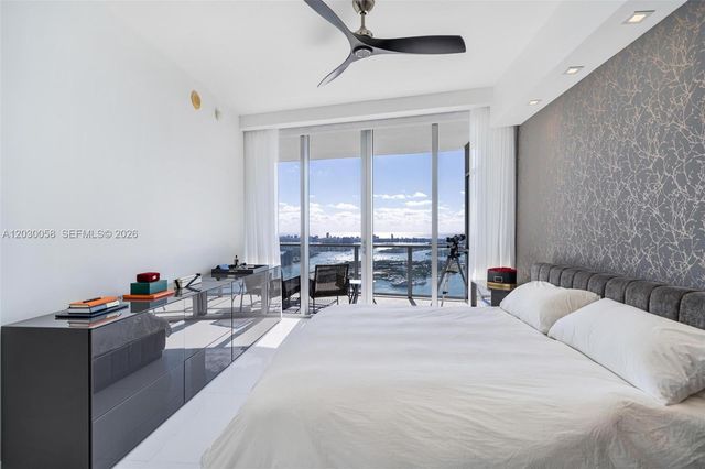 1100 Biscayne Blvd 5203, Miami, FL 33132