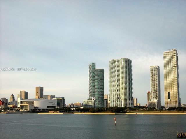 1100 Biscayne Blvd 5203, Miami, FL 33132
