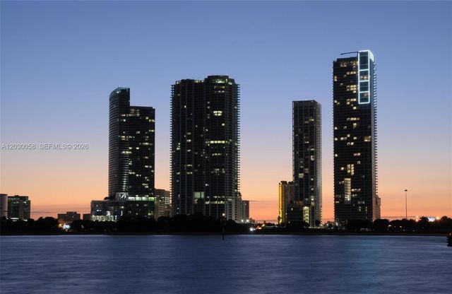 1100 Biscayne Blvd 5203, Miami, FL 33132
