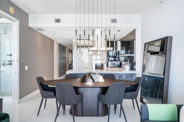 1100 Biscayne Blvd 5203, Miami, FL 33132
