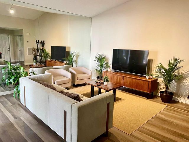 2182 Montpeliar, Weston, FL 33326