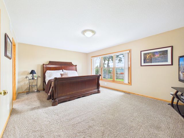 5680 Newgate Circle N, Stillwater, MN 55082