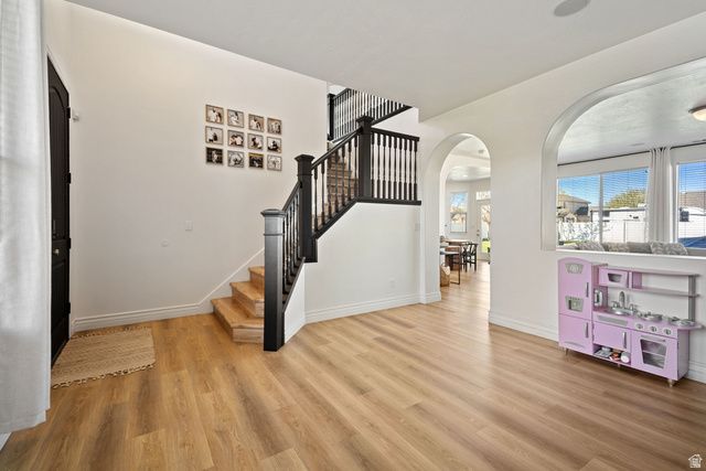 824 W SOUTHHAMPTON DR, North Salt Lake, UT 84054