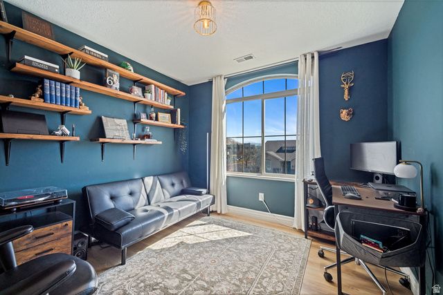 824 W SOUTHHAMPTON DR, North Salt Lake, UT 84054