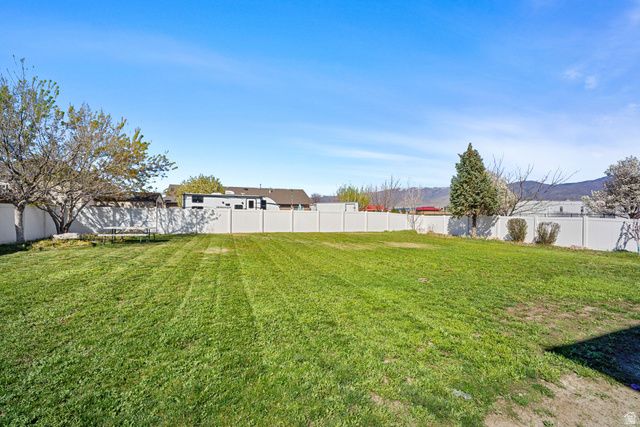 824 W SOUTHHAMPTON DR, North Salt Lake, UT 84054