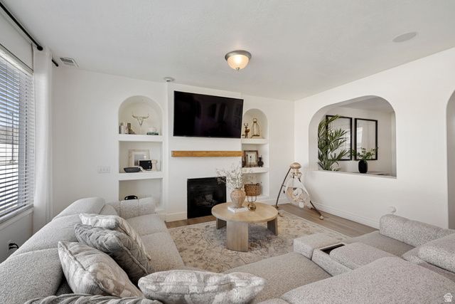 824 W SOUTHHAMPTON DR, North Salt Lake, UT 84054