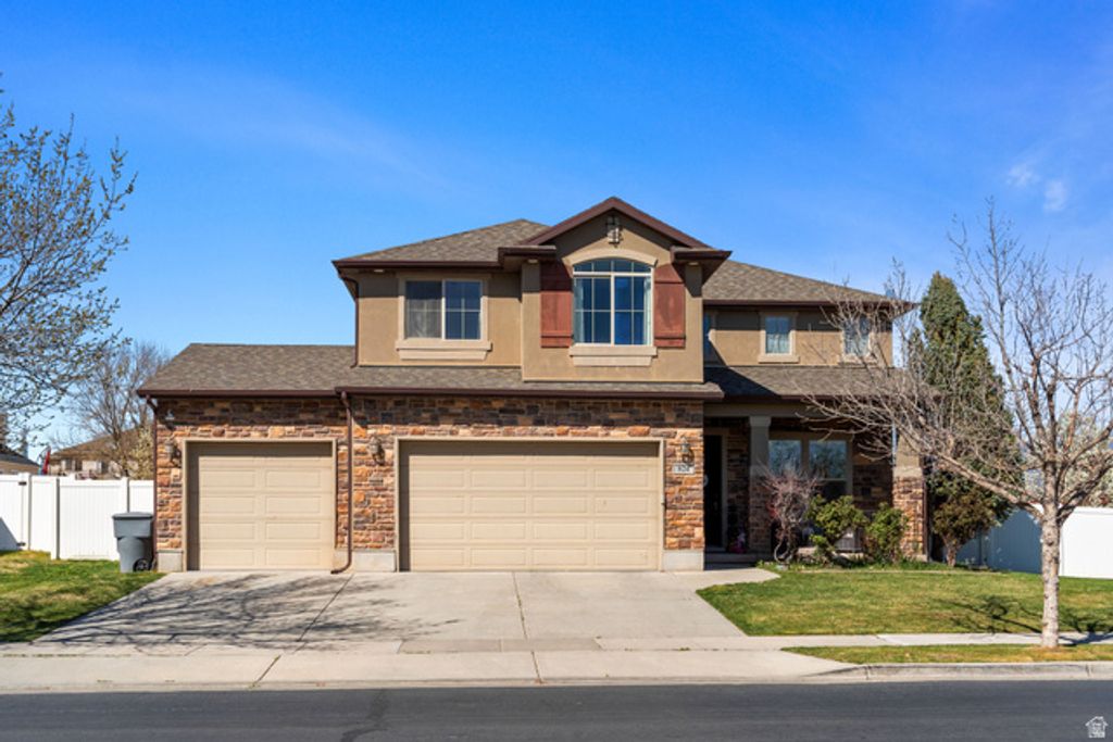 824 W SOUTHHAMPTON DR, North Salt Lake, UT 84054