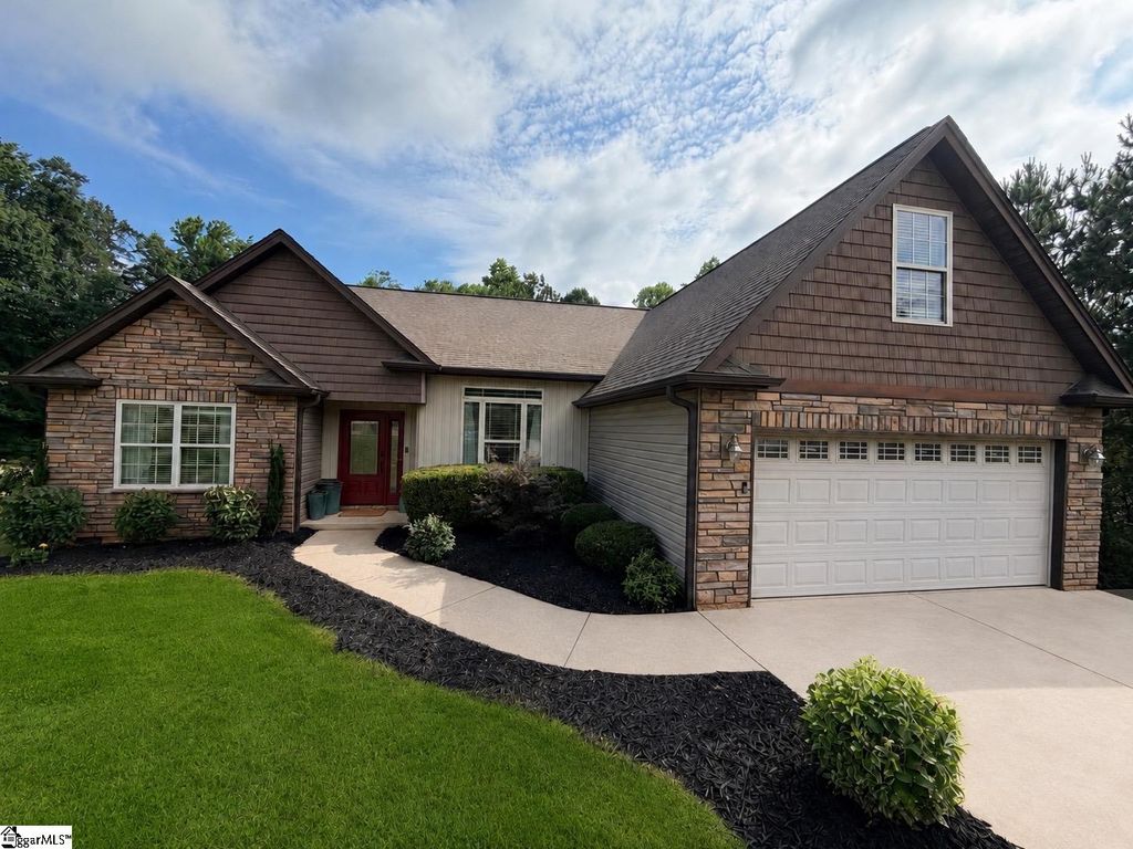 449 Abberly Lane, Boiling Springs, SC 29316