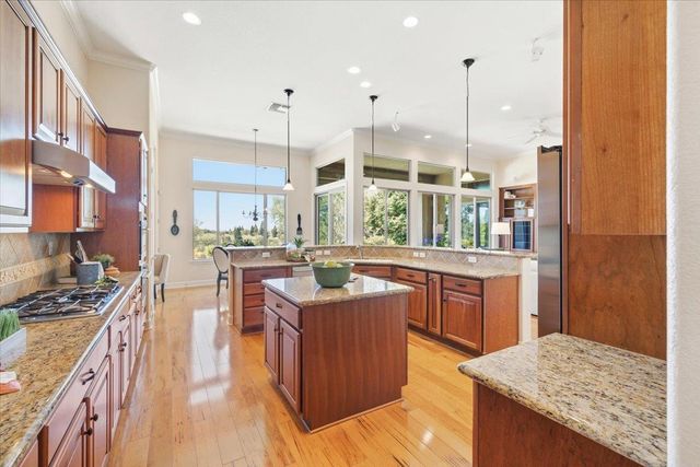 2471 Walden View Ln, Lincoln, CA 95648