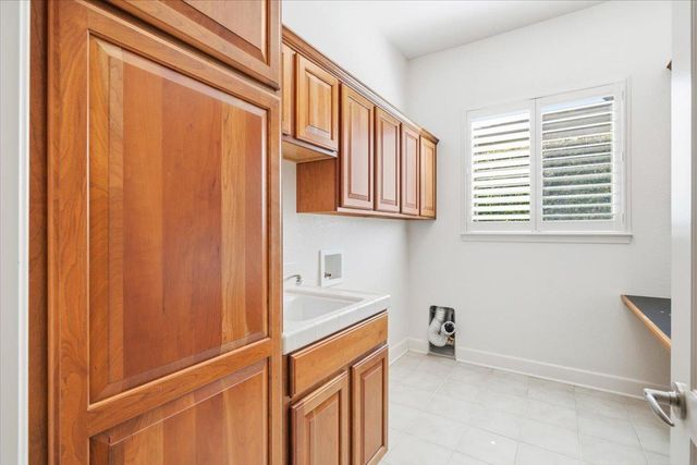 2471 Walden View Ln, Lincoln, CA 95648