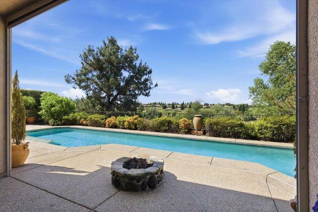 2471 Walden View Ln, Lincoln, CA 95648