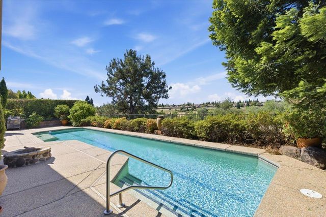 2471 Walden View Ln, Lincoln, CA 95648